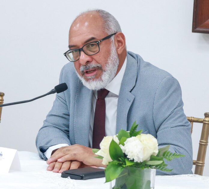 Sociedad Dominicana de Diarios respalda iniciativa de “Mesa de los cinco pilares” del MINERD