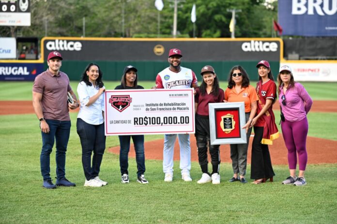 Gigantes del Cibao reconocen al Centro de Rehabilitación San Francisco