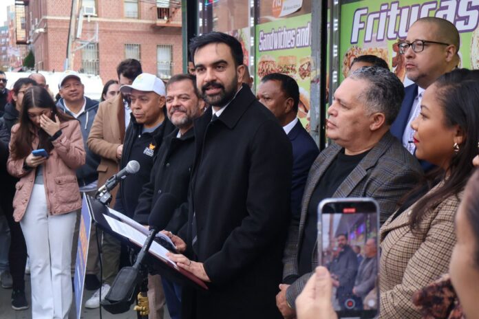 Bodegueros dominicanos en NY respaldan candidato a la alcaldía Zohran Mamdani