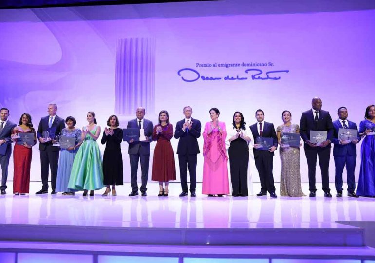MIREX entrega Premio al Emigrante Dominicano Sr. Oscar de la Renta 3 770x540 1