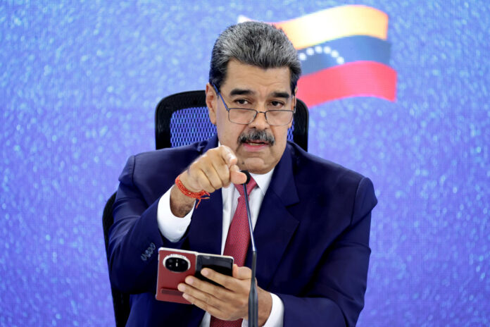 Estados Unidos mantiene un despliegue militar en el Caribe, cerca de la frontera con Venezuela, bajo el argumento de combatir el narcotráfico pero que Venezuela ha denunciado como una «amenaza» que busca propiciar un cambio de Gobierno.