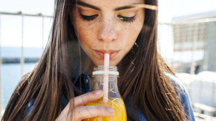 Descubra los efectos ocultos de beber jugo de naranja cada día