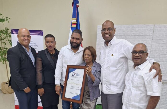 Periodistas de Nagua reconocen aportes de Teonilda Gómez