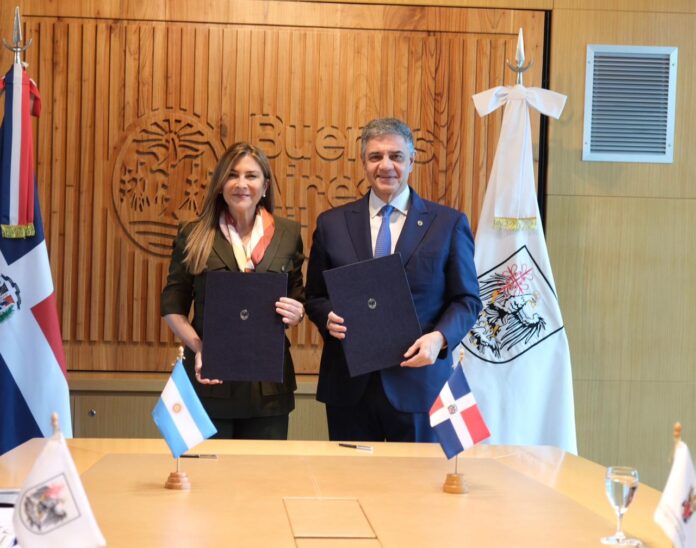 Carolina Mejía y Jorge Macri firman convenio de cooperación entre Santo Domingo y Buenos Aires