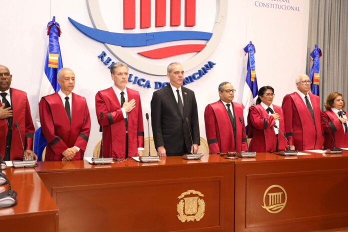 Presidente Abinader encabeza audiencia solemne por el 181 aniversario de la Constitución