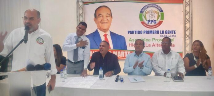 Antonio Marte impulsa expansión nacional y juramenta directiva del Partido Primero la Gente en Higüey