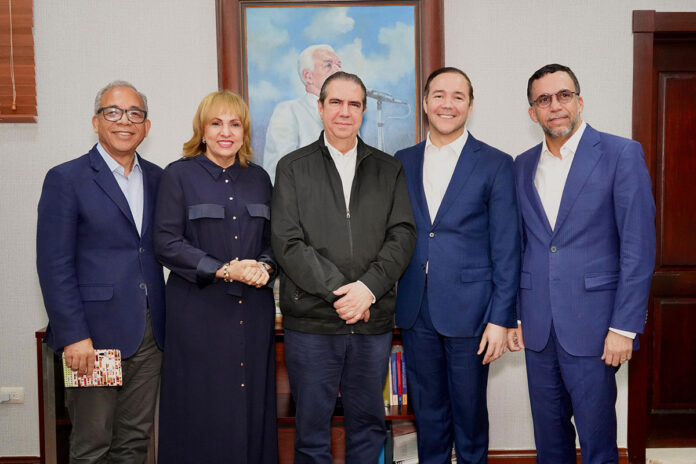 Comisión del PLD se reúne con Francisco Javier García para fortalecer el protocolo de aspirantes presidenciales