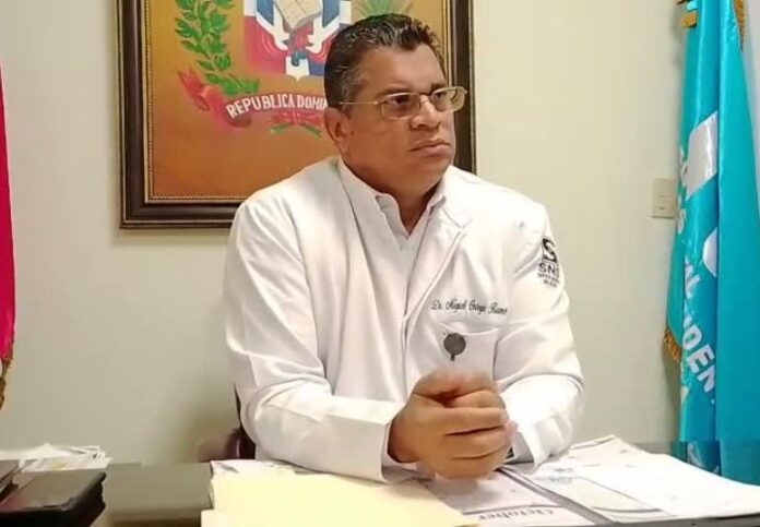 Además, el doctor Ortega salió en defensa de la directora de dicha institución, calificándola como una excelente y brillante profesional que se ha dedicado a realizar grandes labores a favor de los más necesitados.