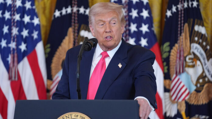 Trump critica al Senado tras avance de resolución para frena acciones militares en Venezuela