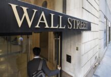 Wall Street cierra verde y el S&P 500 supera 7.400 puntos pese al revés entre EEUU e Irán Wall Street mira más allá de la guerra: el crudo tensa los mercados, pero la bolsa resiste