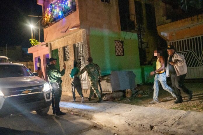 Los agentes intervinieron en estos sectores de manera efectiva, cumpliendo con los protocolos establecidos y con estricto respeto a la dignidad y los derechos humanos.