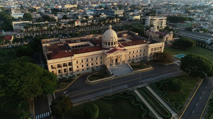 La República Dominicana alcanzó un nuevo hito en el sector turístico, con la entrada de 11,268,973 visitantes en el periodo enero-diciembre 2025, cantidad que supera las cifras del año anterior. 