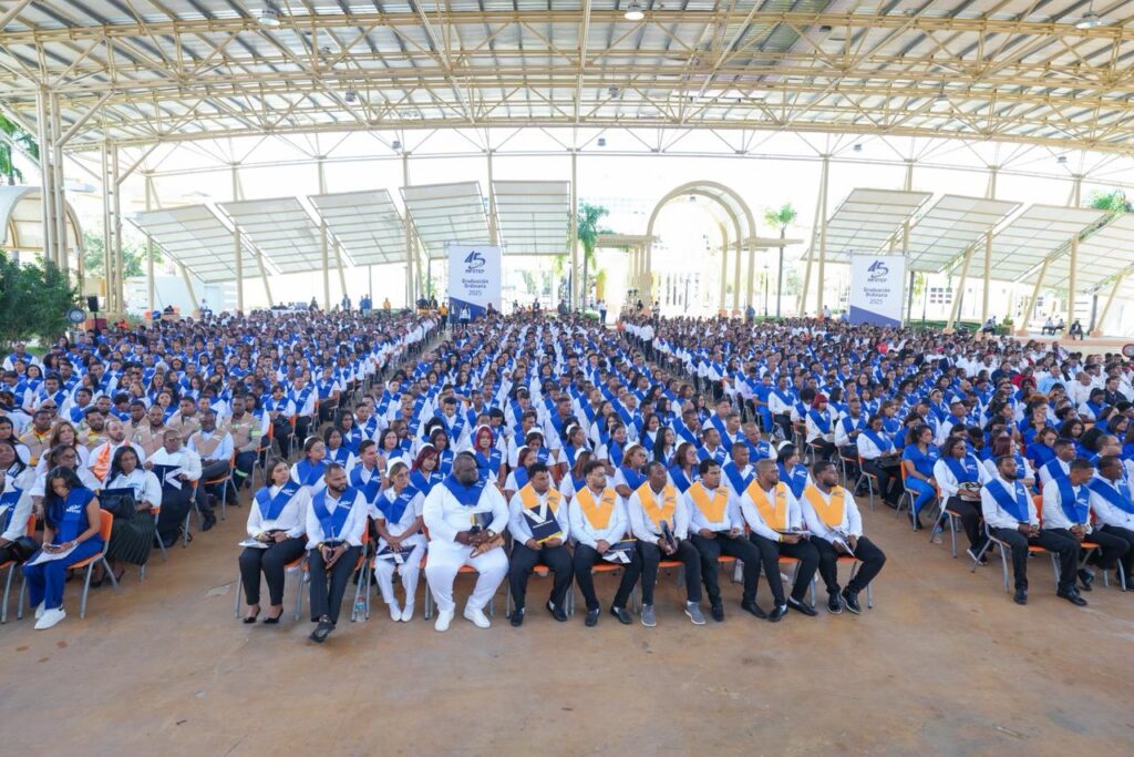 Graduacion de Infotep Region Sur 1