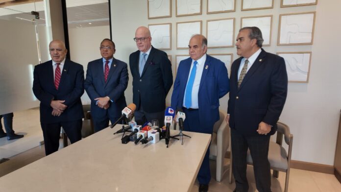 Deterioro de la democracia en Cuba; líderes políticos dominicanos respaldan llamado de transición a la libertad