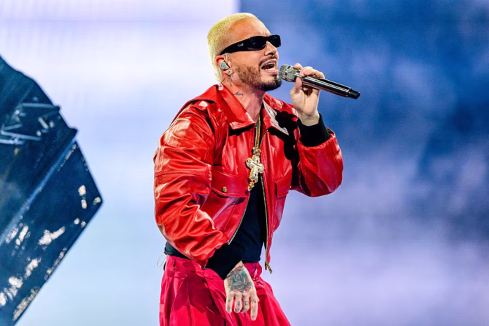 Tras los conciertos en Medellín, el pasado 29 de noviembre, y en Bogotá, el 13 de diciembre, el show de J Balvin «trasciende para convertirse oficialmente en una gira nacional que visitará varias de las principales ciudades de Colombia», explicó el equipo del artista en un comunicado.