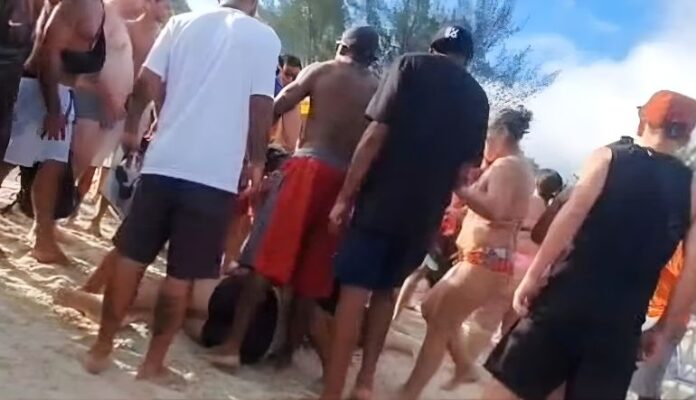 Golpean a turista en Brasil por fotografiar sin permiso a varias mujeres
