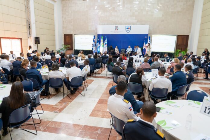 La ONAPREP destacó que esta conferencia se enmarca dentro de los esfuerzos continuos del Estado dominicano por avanzar hacia un sistema penitenciario moderno, seguro y centrado en la dignidad humana, integrando la cooperación internacional y la actualización académica como ejes clave para impulsar la reforma.