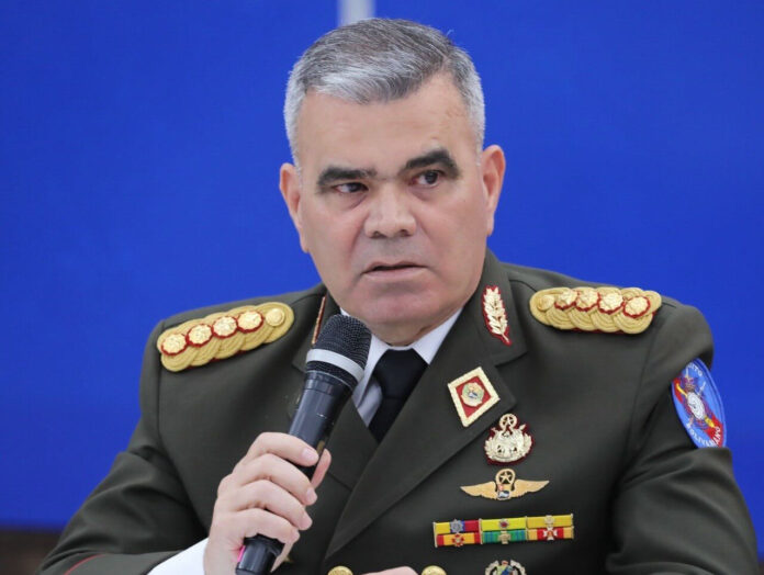 Padrino López sostuvo que era necesario ese acto para recordar que la idea de patria e independencia está «vigente como nunca».