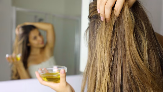 Aceite de ricino: el remedio natural que hidrata y da brillo al cabello seco y dañado