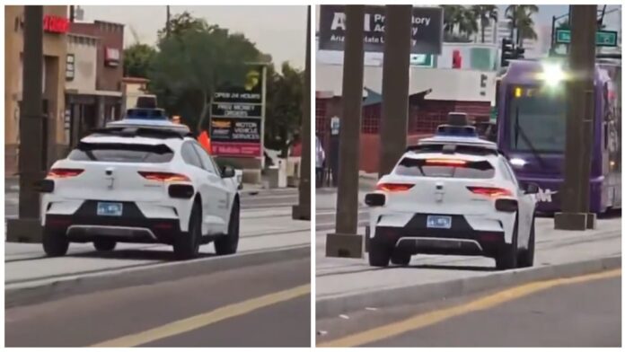 Coche suicida queda atrapado en vías de tren