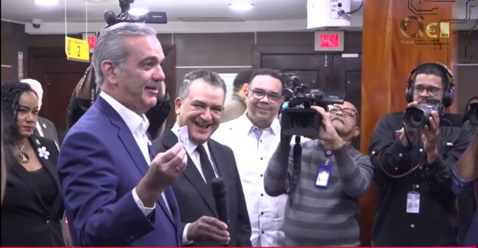 La JCE informó que la renovación de la cédula se realizará de manera gradual en todo el país, iniciando desde abril, garantizando un proceso organizado, seguro y accesible para la población.