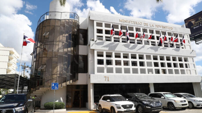 Ministerio de la Juventud lanzará el Programa de Transporte Universitario TURNO