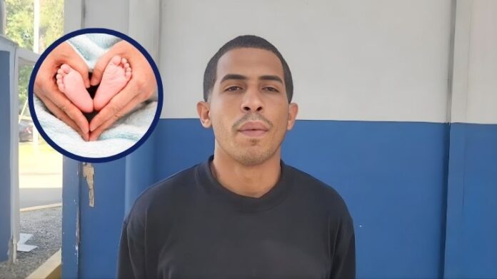 El padre sostiene que a la niña le dieron leche y la dejaron acostada boca arriba, lo que habría provocado broncoaspiración, según le indicó la fiscal que hizo el levantamiento.