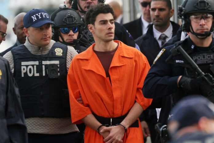 Un hombre finge ser del FBI para liberar a Mangione antes de su audiencia del viernes