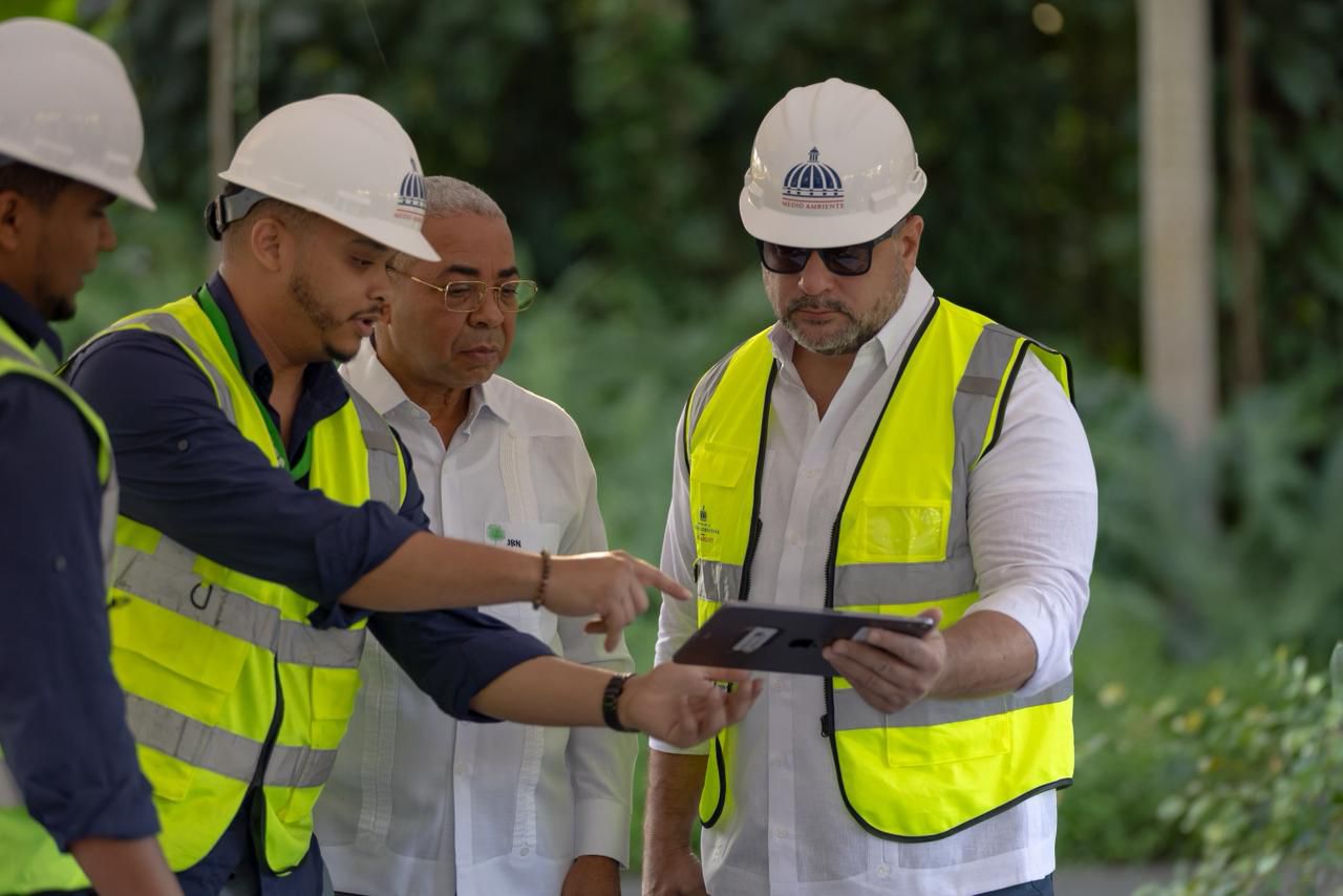 El director del Jardín Botánico Nacional, Pedro Nolasco Suárez Espino, indicó que esta intervención permitirá actualizar las instalaciones del parque conforme a las necesidades actuales relacionadas con la conservación, la educación ambiental y el uso público del espacio.