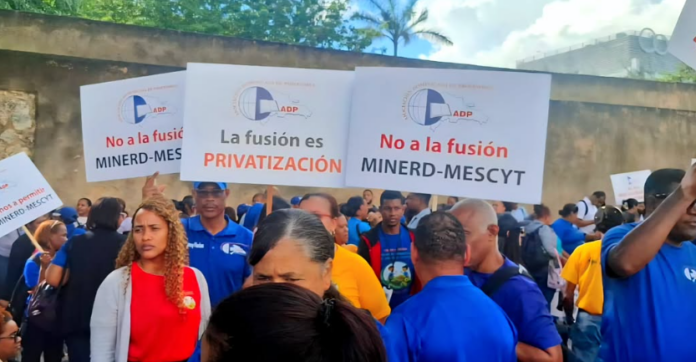 Maestros del PLD rechazan proyecto de fusión entre el Minerd y el Mescyt