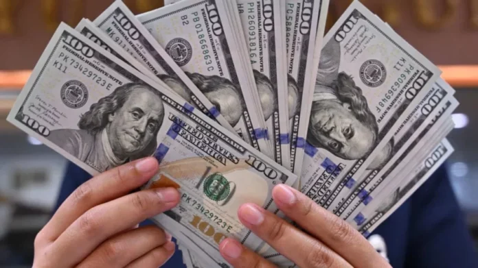 Aunque se registran ligeros movimientos semanales, el tipo de cambio se mantiene dentro de rangos considerados normales por analistas financieros.