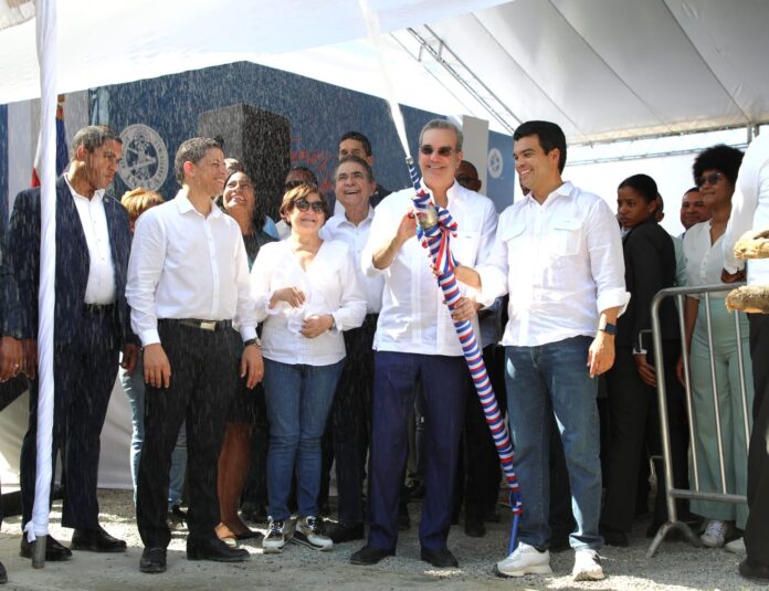 Posteriormente, el presidente Abinader se trasladará a la provincia de Azua donde encabezará la inauguración del Liceo Las Yayas de Viajama.