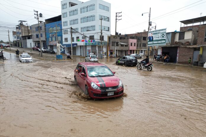 Perú se declara en alerta climática por 