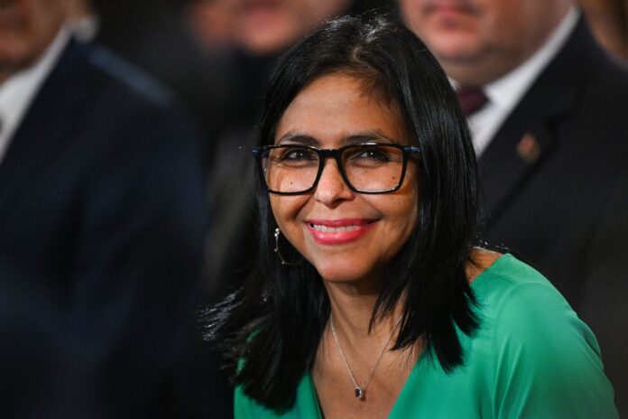 Delcy Rodríguez evalúa con gobernadores el sistema eléctrico tras el «hito en la demanda»