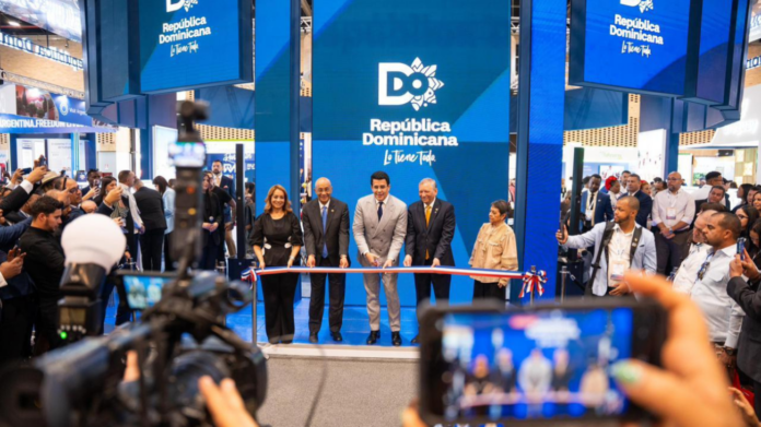 David Collado inaugura pabellón dominicano en feria turística de Colombia