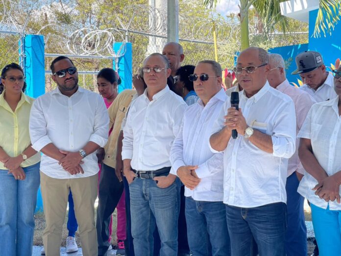 Indicó que desde el inicio de los hechos ha mantenido comunicación con las autoridades y organismos de seguridad del Estado, solicitando intervenciones firmes y apegadas a la ley para restablecer el orden y garantizar justicia.
