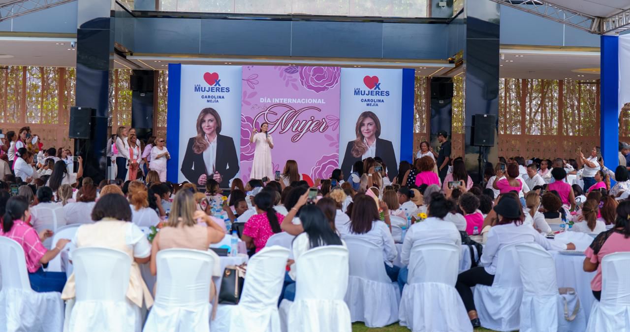 Carolina recibe respaldo de mujeres lideres en encuentro por el Dia Internacional de la Mujer 1