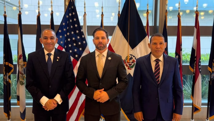 La legación estadounidense destacó que la República Dominicana «continúa siendo un miembro clave de la Coalición de las Américas contra los cárteles y un líder regional en la promoción de la seguridad hemisférica».