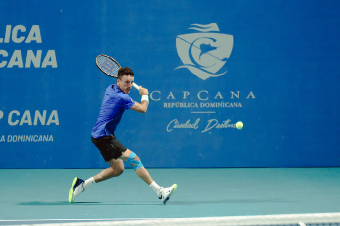 El partido, que tuvo como escenario el estadio principal del complejo Racquet Village Cap Cana, se extendió durante dos horas y 10 minutos.