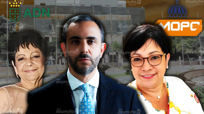Entre los juramentados están Augusto Ulloa y Edison Francisco Morán, quienes junto a su equipo de trabajo pasaron a formar fila en el partido blanco.