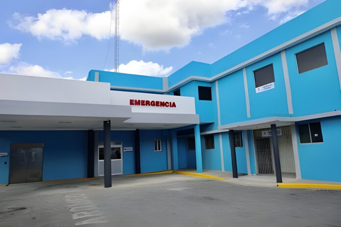 El director del Servicio Nacional de Salud (SNS), Julio Landrón, explicó que la infraestructura no será vendida, como había circulado en algunos comentarios, sino que será destinada a fortalecer la formación académica en el área de la salud y ampliar los servicios de atención especializada.