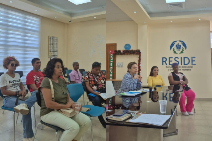 RESIDE fortalece vínculos comunitarios con juntas de vecinos de Santo Domingo Norte