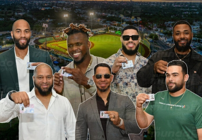 De manera especial, los grandes ligas Manny Machado y Austin Wells obtuvieron por primera vez la cédula dominicana que los acredita oficialmente como ciudadanos del país.