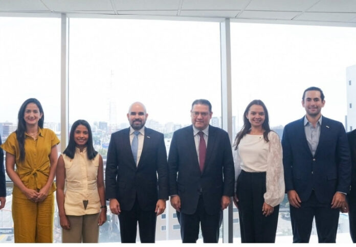 Como parte de esta agenda, ANJE propuso la reactivación del Programa de Mentorías ANJE-MICM, una iniciativa clave para conectar a emprendedores emergentes con líderes empresariales consolidados.