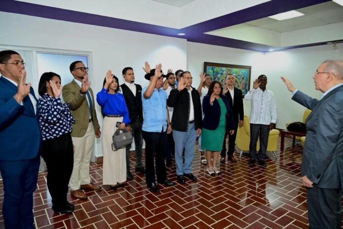 Estructura nacional del PCR se juramenta en el PLD; Danilo Medina resalta fortalecimiento del partido