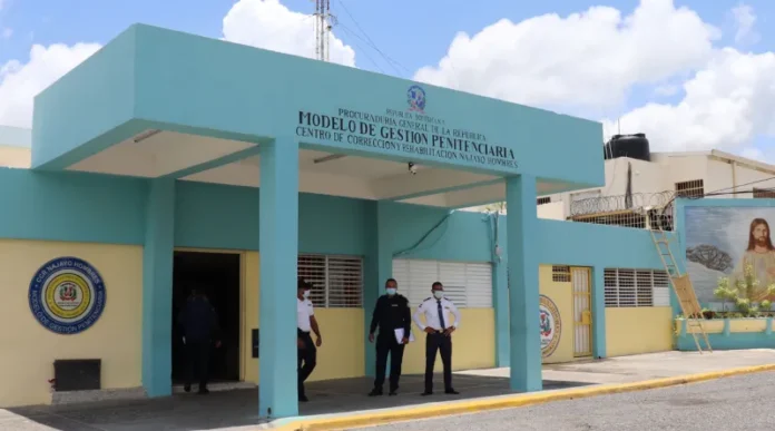 Según la acusación, el imputado utilizaba documentación falsa para respaldar los pedidos y convencer a las compañías de despachar mercancías bajo la creencia de que se trataba de compras oficiales del sistema penitenciario.