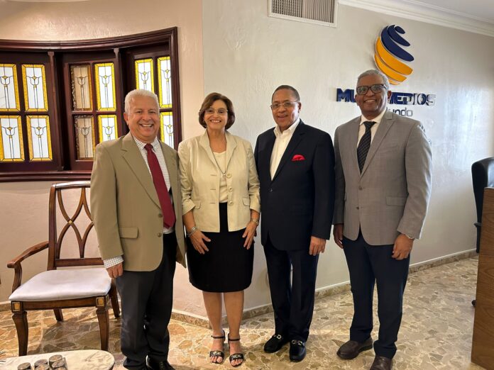 Multimedios Su Mundo recibe visita de la destacada periodista Dania Goris