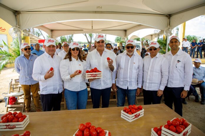 Abinader destaca mecanización como clave del presente y futuro de la agricultura