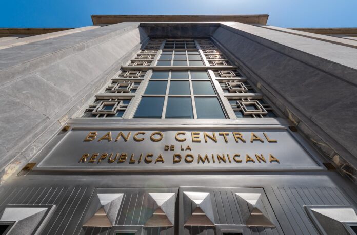 Bajan las tasas en RD: créditos más baratos y alivio para tu bolsillo en 2026