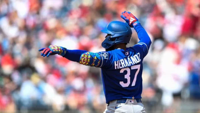 Teoscar Hernández convierte su juego en mensaje de apoyo al autismo